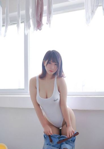中字年轻漂亮的儿媳2