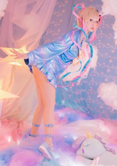 军舰上的女士兵
