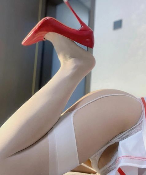 免费观看女富婆与穷小子电视剧