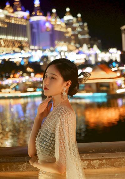 年轻的邻居的阿姨3