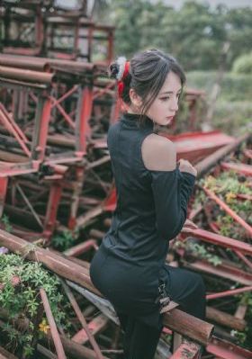 年轻的女大学生