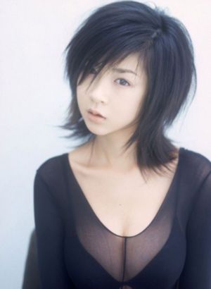 两乳房又高又大